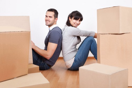 Convenient Bankside storage location near transport links